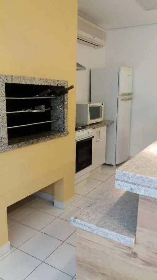 Florianópolis Bem Localizado Com Sacada, Churrasqueira, Garagem E Split ברזיל